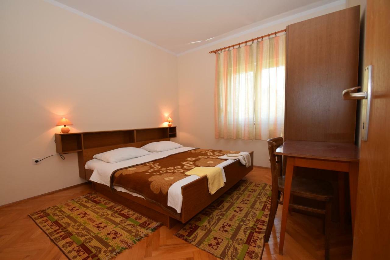 Apartments Ivan Starigrad Paklenica Exterior photo