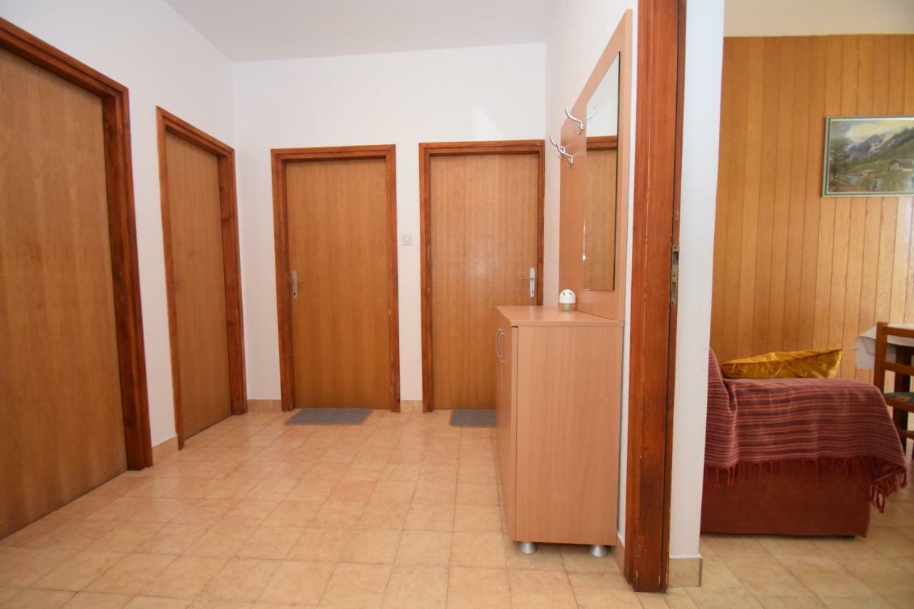 Apartments Ivan Starigrad Paklenica Exterior photo