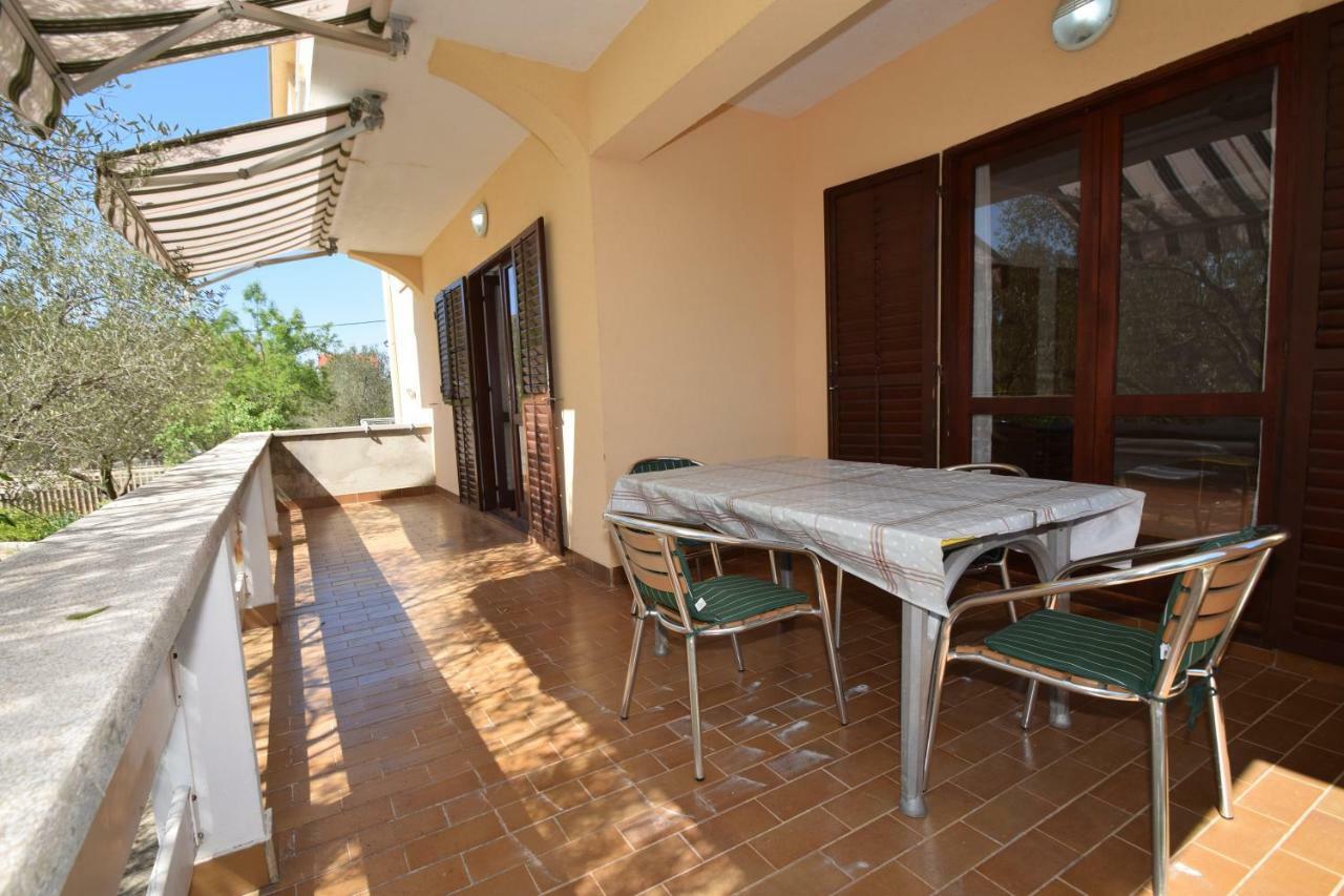 Apartments Ivan Starigrad Paklenica Exterior photo