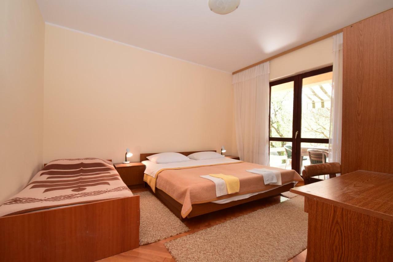 Apartments Ivan Starigrad Paklenica Exterior photo